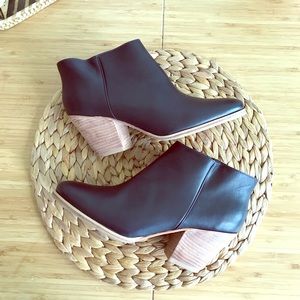 Rachel Comey Mars booties 8 1/2 black and natural